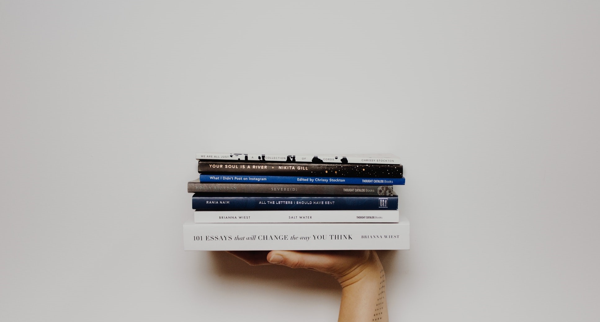 7 Top Bookstagrammers - Book Influencer Marketing