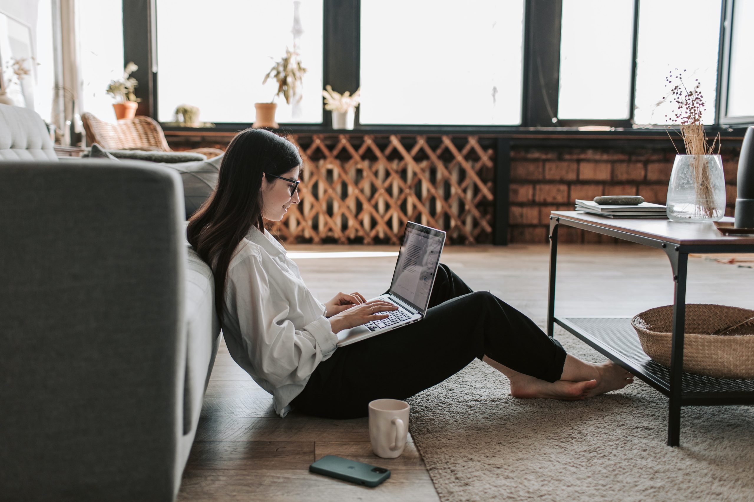 Is It Still Beneficial To Hire Remote Workers for Marketing In 2022?