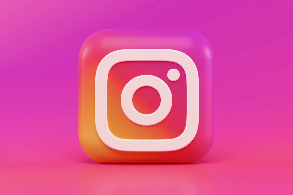 Micro-Influencer vs Macro-Influencer: Who Wins ROI in 2026