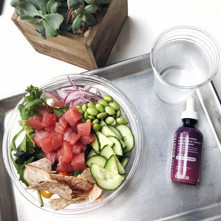 My obsession with Poke bowls is unreal. They’re so yummy I can’t help it, at least they’re kinda healthy? 😩 Paired my poke bowl with @drbrandt Anti-Oxidant Water Booster that’s keeping my skin young (bc 30 is lurking in the shadows!) from the inside out. It tastes like fruit, major plus // #thefashionbiblemiami #skinsanity #drbrandt #complimentary @influenster