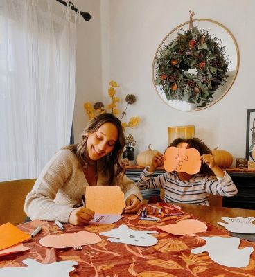 my mom’s birthday is on halloween so every year we always make it a point to try to do something extra special for her (since it’s usually all about the girls 🙈!) #ad handwritten cards are her favorite to receive because she can keep them forever + cherish them always! she makes our lives so much brighter and fills us up with so much love each and every day and i’m so glad that we can do the same with @hallmark ‘s wide selection of cards. happy spooky birthday mama/nini!!! #CardsDoMore #CareEnough