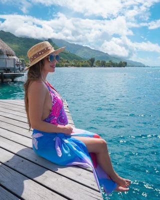 Thank you @manavamoorea for having us 💖💙💖.
.
We stayed in The hotel Manava Beach resort & Spa Moorea in a Overwater Bungalow; beautiful view, great location and walking distance to the town, cafe, restaurants, market and shops. Also, they help us booked nice tours around the island 🏝.
.
@manavamoorea 🏡 🌊.
.
#LasAventurasDeAlexa 💃🏼.
.
Bathing Suit by @cesswimwear 👙.
Hat by @carmenzadesign 👒.
Sunglasses by @zerouv 🕶.
Pareo hand painted by local from French Polynesia 🧑‍🎨🌺.
.
#ManavaMoorea #Moorea #Travel #AlexaOStyle #5monthspregnant #23weekspregnant #babymoon #frenchpolynesia #polynesiafrancesa #polynesia #mooreaisland #moorea #mooreahotel #mooreavibes #islandlife #manava #manavamooreabeach_resort #pregnancy #pregnant #pregnancystyle #traveltheworld #travelblogger #travelblog #travellife #overwaterbungalow #tahiti #france