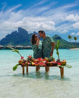 Enjoying a Special Set up in the water with fresh fruits, coconut, pastries and more 🏝🥥🍍🍉🍢🥮🥐🥖🌊🌴 Thanks to @fsborabora to make it possible 🥰 They make this special set up in the water for breakfast, lunch or snack to enjoy with your loveone ❤️😊🙌.
.
Our beautiful matching outfits by @kennyflowers_ 💙💚💙🌴.
.
#couple #couplegoals #travelcouple #alexaysebas #lasaventurasdealexa #travel #borabora #boraboraisland #boraborabeach #tahiti #frenchpolynesia #polynesiafrancesa #polinesiafrancesa #polinesiafrancese #polynesia #polinesia #france #fourseasons #fourseasonshotel #fourseasonsborabora #overwaterbungalow #matchingoutfits #kennyflowers #babymoon
