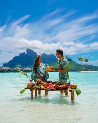 Enjoying a Special Set up in the water with fresh fruits, coconut, pastries and more 🏝🥥🍍🍉🍢🥮🥐🥖🌊🌴 Thanks to @fsborabora to make it possible 🥰 They make this special set up in the water for breakfast, lunch or snack to enjoy with your loveone ❤️😊🙌.
.
Our beautiful matching outfits by @kennyflowers_ 💙💚💙🌴.
.
#couple #couplegoals #travelcouple #alexaysebas #lasaventurasdealexa #travel #borabora #boraboraisland #boraborabeach #tahiti #frenchpolynesia #polynesiafrancesa #polinesiafrancesa #polinesiafrancese #polynesia #polinesia #france #fourseasons #fourseasonshotel #fourseasonsborabora #overwaterbungalow #matchingoutfits #kennyflowers #babymoon