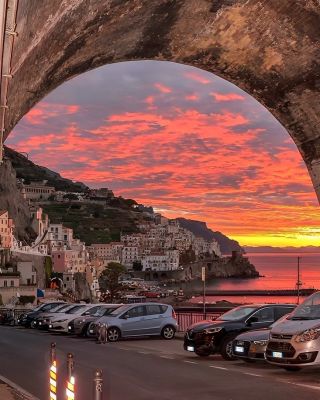 RT @viewsoff_: Sunset in Italy. https://t.co/GldVh9viXY