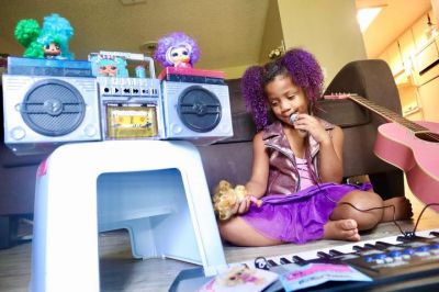 Athena loves to sing and dance around like no one else and she loves dolls. She was extra excited when she received her #LOLSurpriseRemix dolls #sponsored . These @lolsurprise dolls come with tons of accessories and their own speakers that really play music! She loves that one of the has “fluffy” hair like hers in fun colors. When you grab one of the OMG Hair Flip pets you can build a nice play boom box. Athena got the cutest puppy with big fun glitter hair. Of course I love that these sets also double as a convenient place to keep all the goodies they come with . She loves jammin out with her #boombox and her “Rockstar Dolls” 😍 #CollectOMG #CollectLOL #lolsurprisecake