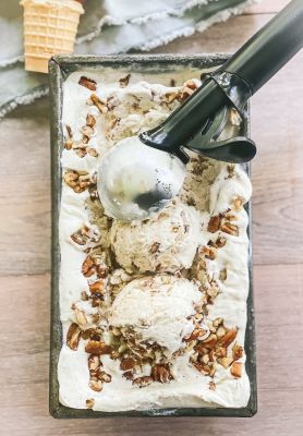 Need an EASY NO COOK summer treat? This BUTTER PECAN ICE CREAM is it! #ad https://t.co/a4iy5GhVrJ https://t.co/yHu8Hg5lN1