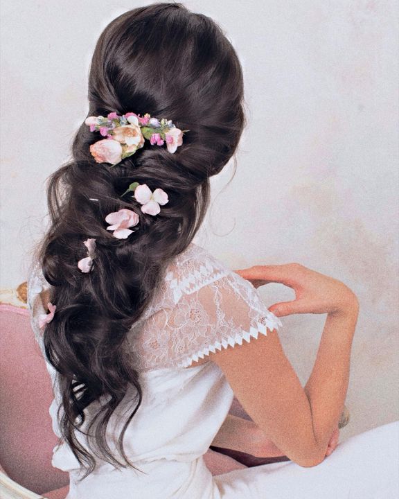 B o h e m i a n   🍃  D r e a m i n g 
.
.
This updo created by stylist Lauren B is giving  us all the summer & romantic vibes! The undone texture, the floral arrangement, and the tousled texture, we are sooo OBSESSED! 
.
.
Vendor List/ 

#alishanycolemakeupartistry #wedoperfect #getperfectwithus #bridehairstyle #bridehair #bridehairstyles #bridehairstylist #bridehairstyling #weddinghairstyles #weddinghairstyle #weddinghairstyleideas #weddinghairstylist #updo #updostyles #bohoupdo #weddingupdo #weddingupdostyles #kenraprofessional #bohowedding #lehighvalleyweddings