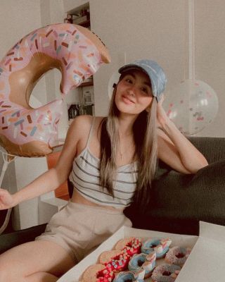 I’d rather double my effort on my workout than miss a doughnut! 🍩😅❤️ Happy birthday @krispykremeph!! Birthday Unicorn is my favorite among these awesome candy doughnuts! They’re available for a limited time only you guys, so hurryyyyyyy! ✨