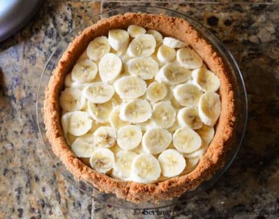 Surprising the boys with this since I have an extra graham cracker crust I need to use up. Too bad Grandpa Chuck isn't around, he's a big fan of bananas!