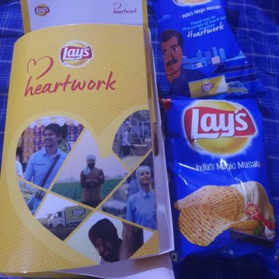 - When every other shop close by was slowed or locked down, you remained open and worked extra hours to help us with all our essentials. Thank you for the #Heartwork @manosupermarket @lays_india ♥️👏🏼  

#lays #bluechips  #potatochips
#saraakhan82 #bloggerlifestyle
#influencer #mumbaistagram
#mumbaiblogger #fashionblogger 
#foodblogger #luxurylifestyle  @ Mumbai, Maharashtra