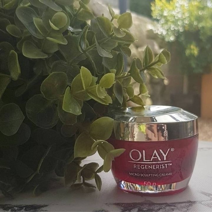 Olay Regenerist Cream  is a good and natural anti-ageing which helps in removing fine lines when used regularly. It is also helpful in removing wrinkles.

Olay is a well known brand in a cosmetics market exists into market from so long and trustworthy too for buying costier products from its range of products which definately works fine on regular usage. Overall this is a good regenerist moisturiser cream from olay which acts & results fast on skin. Just go for it.

@olayindia @olay @olay.arabia @olayuk 

#olayskincare #olaycream #olaymoisturizer #beautyblog #saraakhan82  #makeupblogger 
#lifestyleblogger #moisturizer #skincareblogger #skincare #glowskin 
#styleblog #blogger #mumbaiblogger 
#dubaiblogger #dubailifestyle 
#followme #likespost #productreview