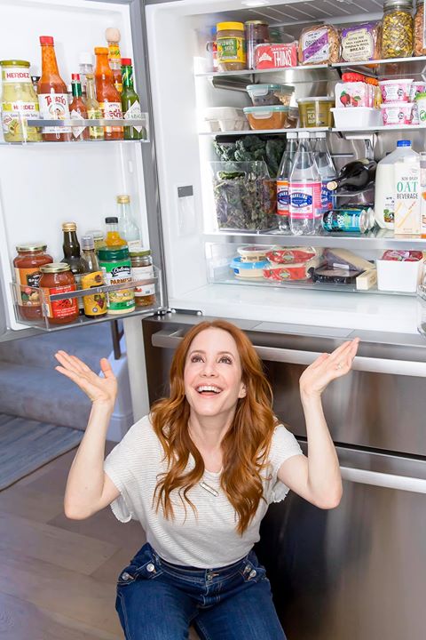 Attention! Super big news here!! 😆 I took on the task of organizing our fridge! BY MYSELF 😳!! And lemme tell ya, it was scary at first, but I did it, thanks to a little dedication, color coordinating 🍎🍊🍋🥦🍆🍇 and help from my new @BoschAppliances refrigerator that made the process a whole lot easier! 😅 Check out the blog for a few of my tips: amydavidson.com