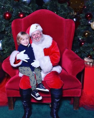 Lennox and Santa talked for about ten minutes. (Swipe for the convo😊) When he got off his lap and walked toward us he had this “OMIGOSH, I CAN’T believe I just talked to Santa!!” reaction on his face. Like my hubby said, a good one for the memory bank...🎄🎁♥️🎅🏻