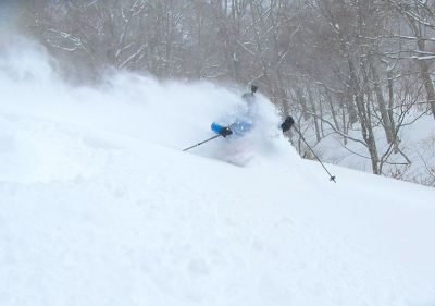 Deep powder comes to patient powder hounds! Oze Iwakura is a resort we've raved about before & today didn't disappoint with some classic dry 