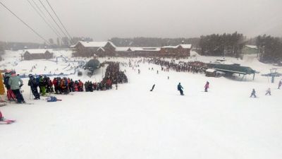 The lift queues at Lake Louise were pretty horrific last weekend, and one of readers had something to say about it! https://www.powderhounds.com/Canada/LakeLouise.aspx?template=Resort_ResortRatings&layout=default