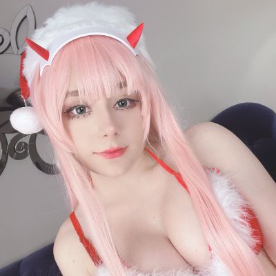 Merry Christmas uwu #cosplay https://t.co/Tci7bd3u7e