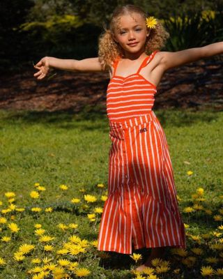 If we could all only find such happiness for no other reason than the blessing of life itself ☀️ #itsthesimplethings
.
Outfit by @bandybutton 
.
.
.
.
#KaiaRose #itsthesimplethings #lifeisablessing #grateful #blessed #sunshine #mysunshine #appreciation #daughter #daughtergoals #ootd #kidsfashion #beautiful #naturalbeauty #nature #mostbeautifulgirlintheworld #mixedgirl #naturalcurls #curlyhair #mybabygirl #momlife