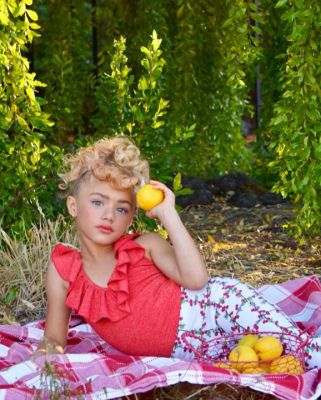 🍒🍋🍒🍋🍒🍋
Outfit: @childsplayclothing @monnalisa_official
Slippers: @m_pompon
Sass: @kaiaroseofficial