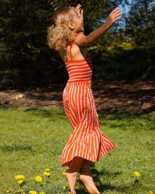 If we could all only find such happiness for no other reason than the blessing of life itself ☀️ #itsthesimplethings
.
Outfit by @bandybutton
.
.
.
.
#KaiaRose #itsthesimplethings #lifeisablessing #grateful #blessed #sunshine #mysunshine #appreciation #daughter #daughtergoals #ootd #kidsfashion #beautiful #naturalbeauty #nature #mostbeautifulgirlintheworld #mixedgirl #naturalcurls #curlyhair #mybabygirl #momlife