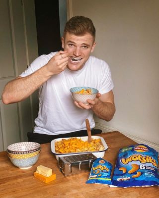 #ad | Comfort Food at its FINEST for 72p!! ? Click Save - When you have a lot of; time, cheese, pasta and wotsists available... THIS is what happens ? Macaroni cheese with #wotsits ?? Obviously the supermarket ran out of macaroni so I had to use Conchiglie, any pasta works just fine! This is such a perfect treat for the family or your housemates - just don’t eat it too close to one another.... my housemates were 3m away from me when the photo was taken ? If you don’t want to cook it and live in London, GOOD NEWS - @twisted_london have teamed up with @walkers_crisps so you can get a takeaway if you want BUT today is the last day you can get the promotion ? #LessThan2 —————————————————————— INGREDIENTS - Serves 4 - £2.91 
16.5g Wotsits, ground (16p)
16.5g Wotsits, halved (16p)
16.5g Wotsits, whole (16p) 
1 medium onion, finely chopped (11p)
4 cloves garlic, finely chopped (10p)
1 Tbsp dried thyme (15p)
Salt and pepper to taste 
500ml whole milk (24p)
5 cloves (6p)
2 bay leaves (6p) 
50g butter (30p)
30g flour (5p)
50g cheddar cheese, grated (35p)
50g Red Leicester cheese, grated (25p)
33g Wotsits (33p)
400g pasta (42p) —————————————————————— —You’ll need a baking dish, frying pan and two saucepans. Boil the kettle for the pasta and pre hear the oven to 180 C. 
RECIPE

1. In a bowl, mix together ground, whole, and halved wotsits. Set aside. 
2. Heat milk in a pot over medium heat. Add the clove and bay leaf. Infuse for about 10 minutes. Then strain.
3. Immediately pop the pasta on to boil for 10 minutes.
4. In the meantime, in a frying pan, heat the oil over medium heat. Add the finely chopped onions, garlic, and thyme. Add a pinch of salt & pepper and cook for 3-4 minutes until onions have softened. 
5. Immediately heat butter in a pan over medium heat, add flour and whisk until smooth. Gradually pour in the infused milk and whisk until smooth. 
6. Drain the pasta then add the onions and cooked pasta, followed by the cheese and crushed Wotsits. Stir to combine.
7. Pour into baking dish and sprinkle with breadcrumbs.
8. Bake at 180ºC for 15 minutes until golden and bubbling.
9. Remove from oven and sprinkle with Wotsits mixture. ENJOY!