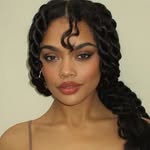 Caitlyn Mwenifumbo ♡